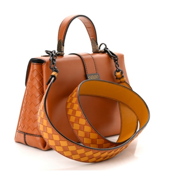 Authentic Botegga Ventana Nappa Bag - Picture 3 of 11